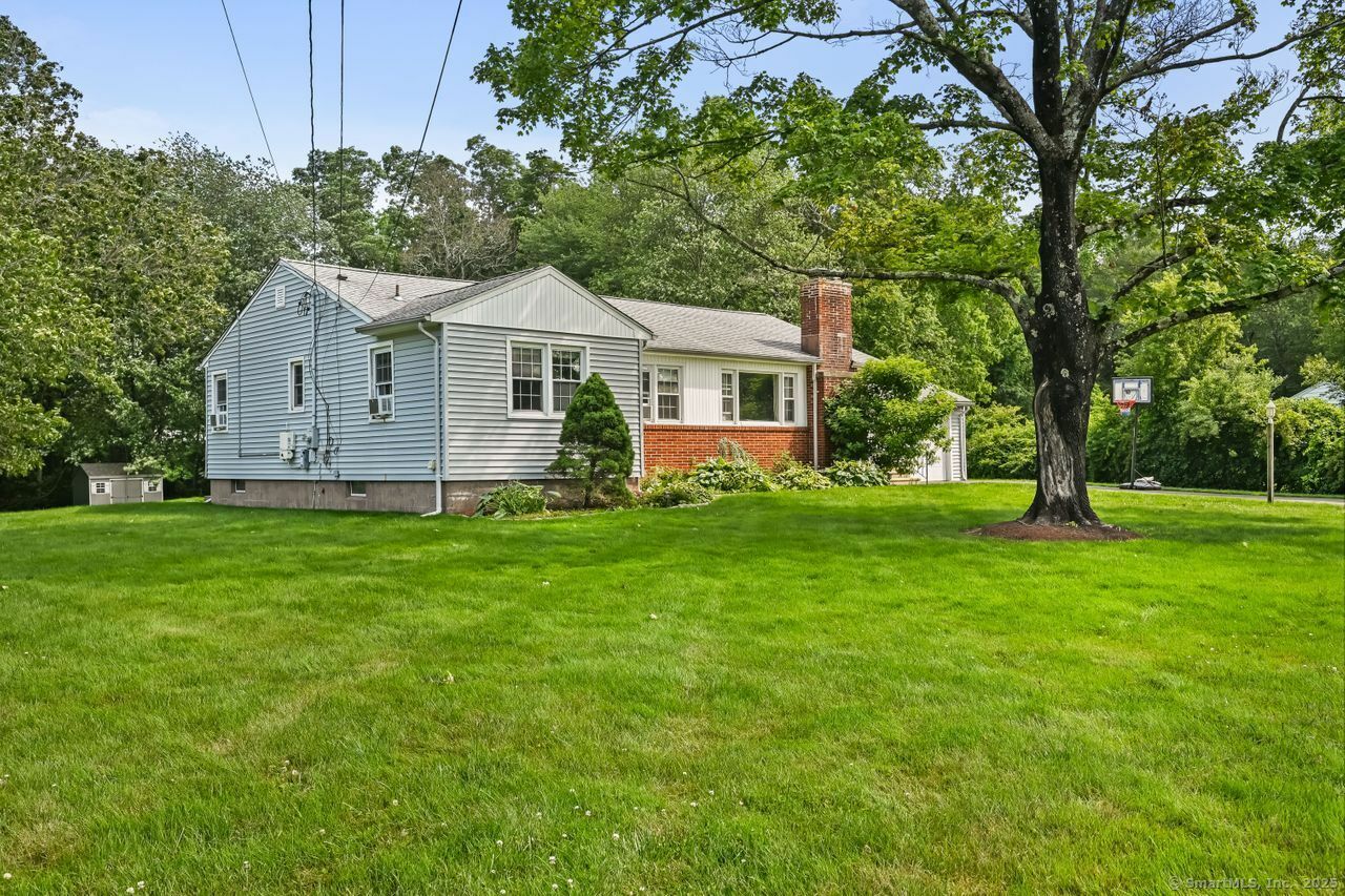 Property Photo:  447 Howellton Road  CT 06477 