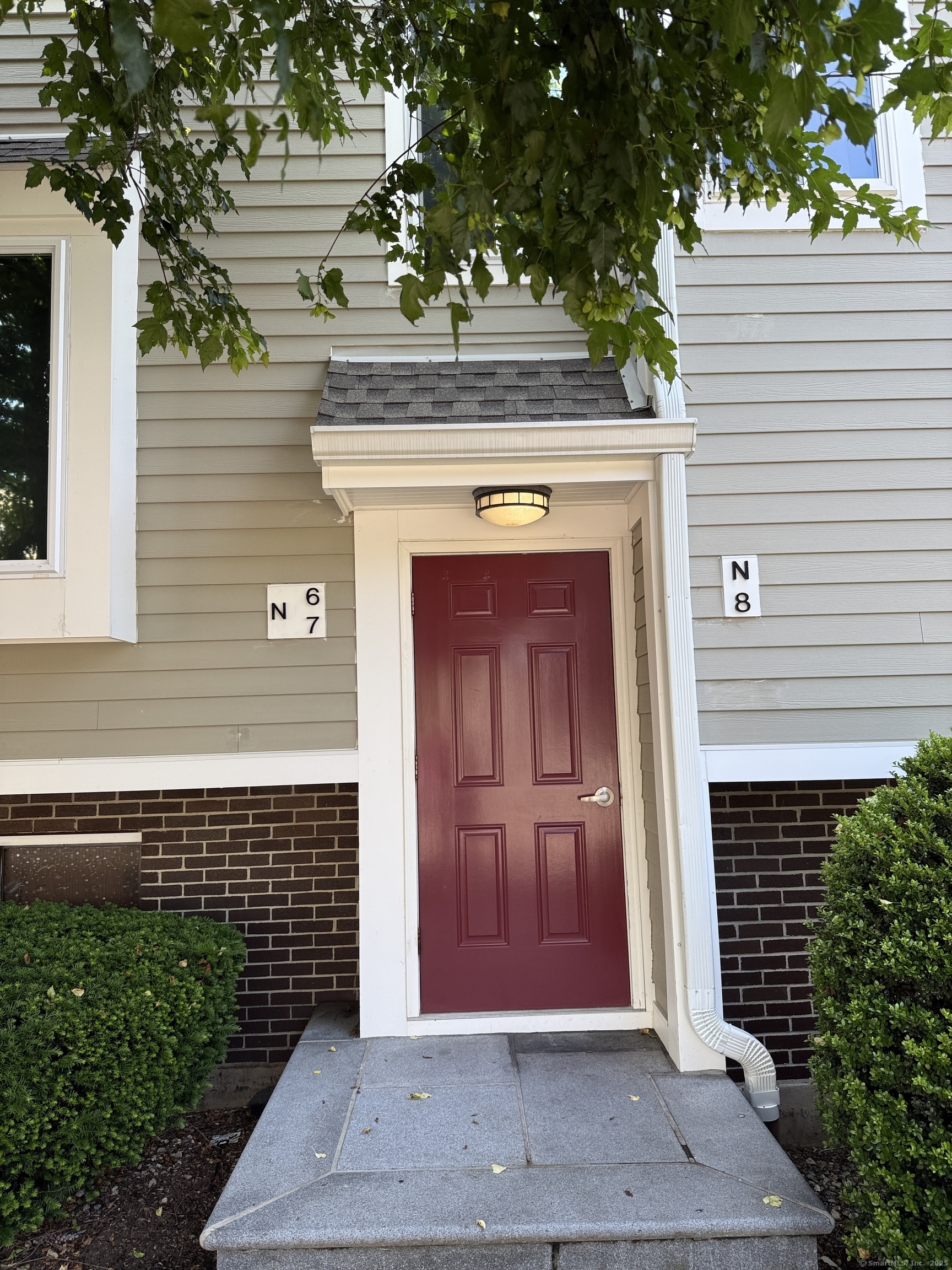 Property Photo: 71 Aiken Street Apt N7 CT 06851