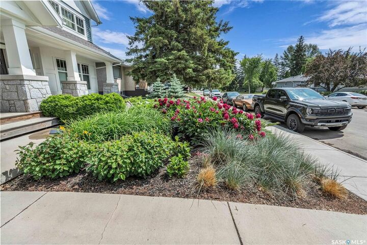 Property Photo:  1315A 11th Street E  SK S7H 0G4 
