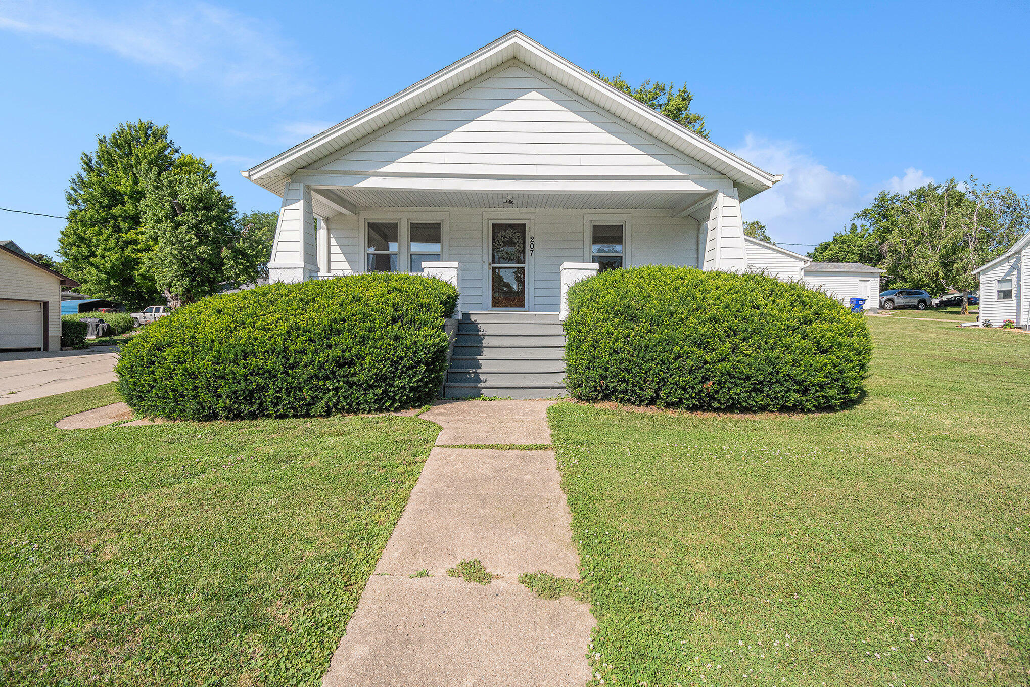 Property Photo:  207 1st  Street  IA 51559 