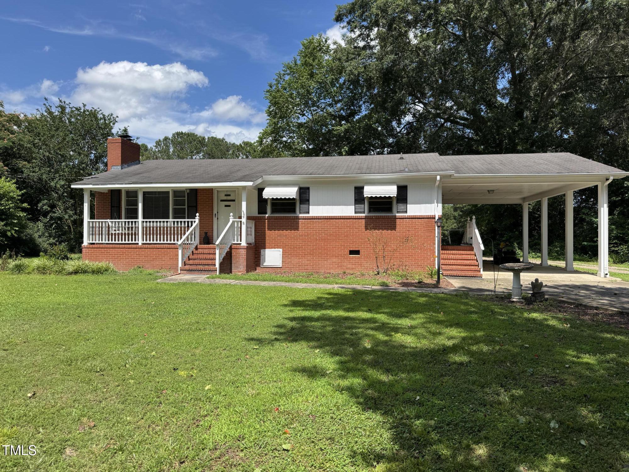 Property Photo: 607 S Smithfield Road NC 27545