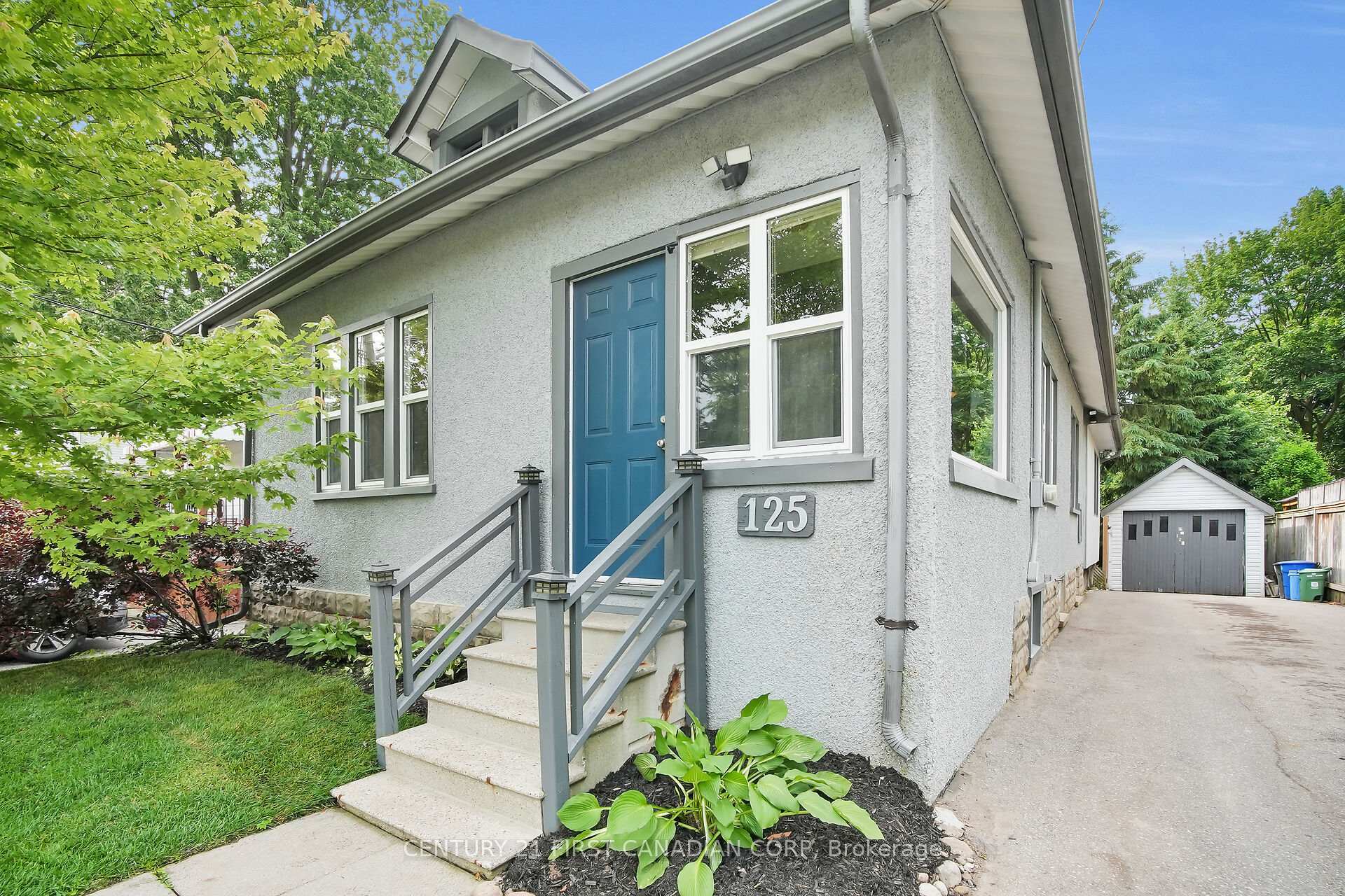 Photo de la propriété: 125 Weston Street ON N6C 1R3