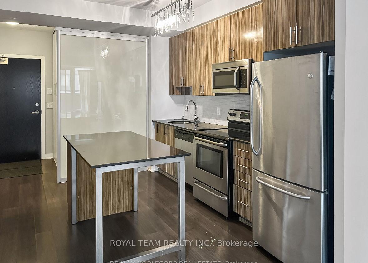 Property Photo: 225 Sackville Street 508 ON M5A 0B9