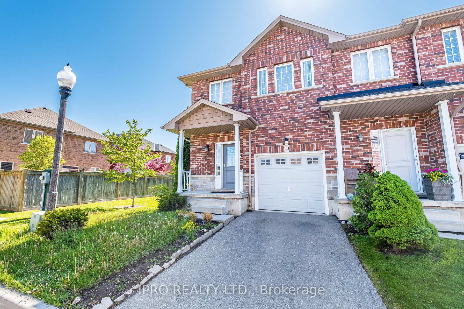 Property Photo: 45 Seabreeze Crescent 20 ON L8E 0G1