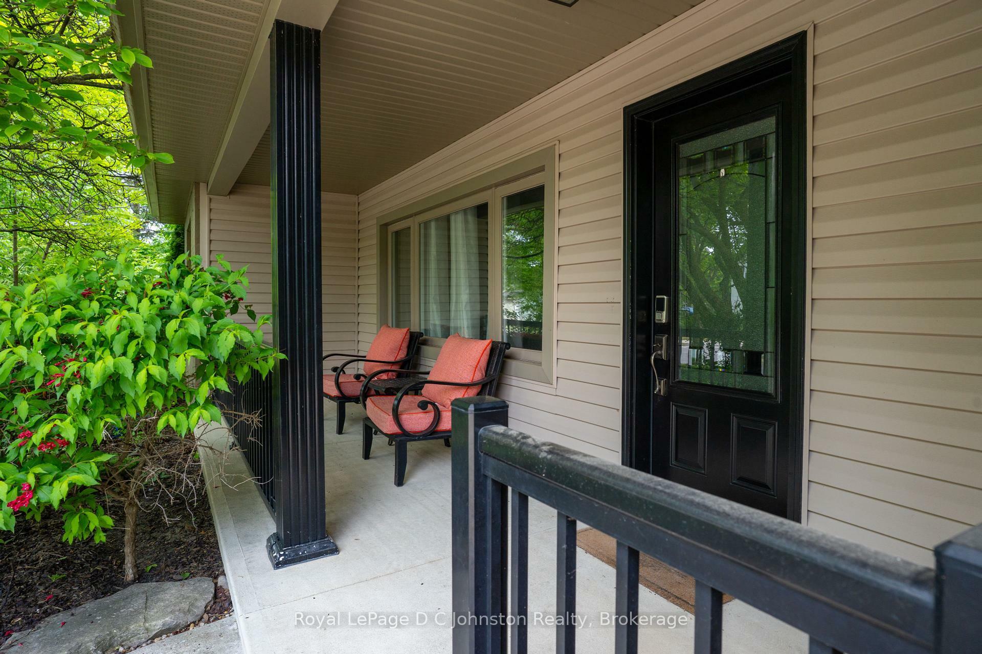 Property Photo:  623 Louis Street E  ON N0H 2C4 