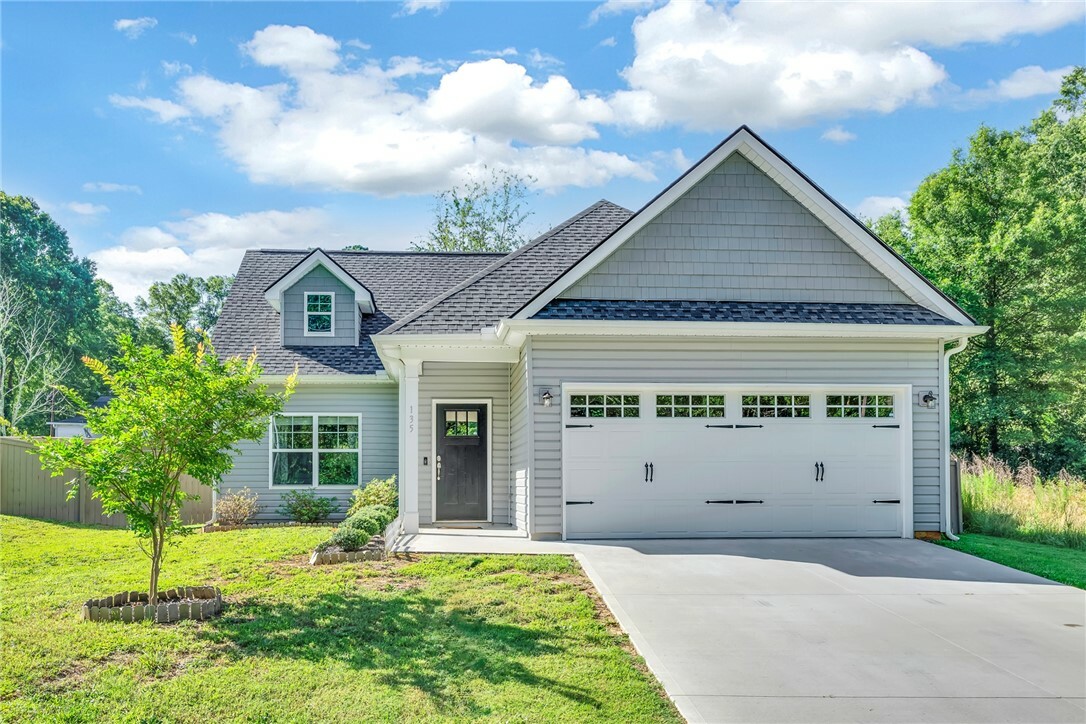 Property Photo: 135 Stevenson Drive SC 29627