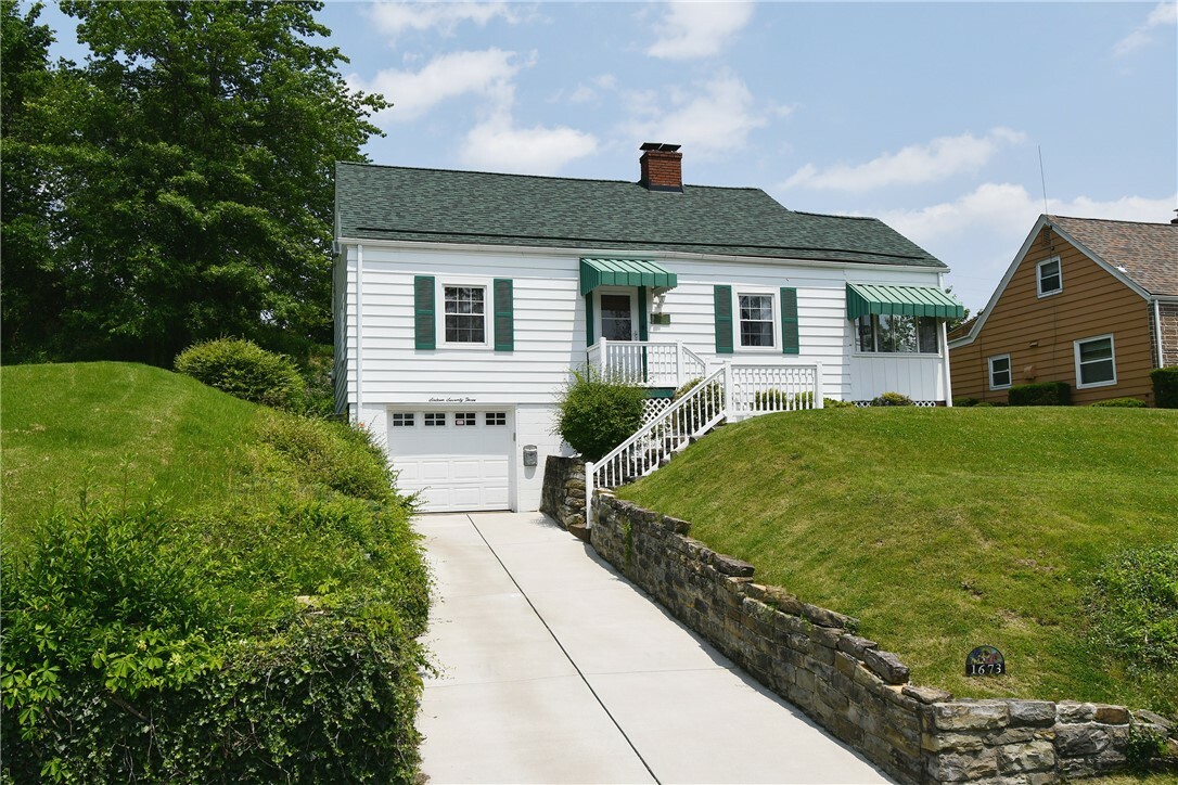 Property Photo: 1673 Elderslee Rd PA 15227