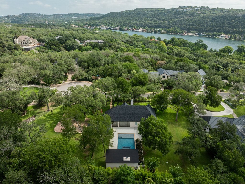 Property Photo: 4105 McBrine Place TX 78746