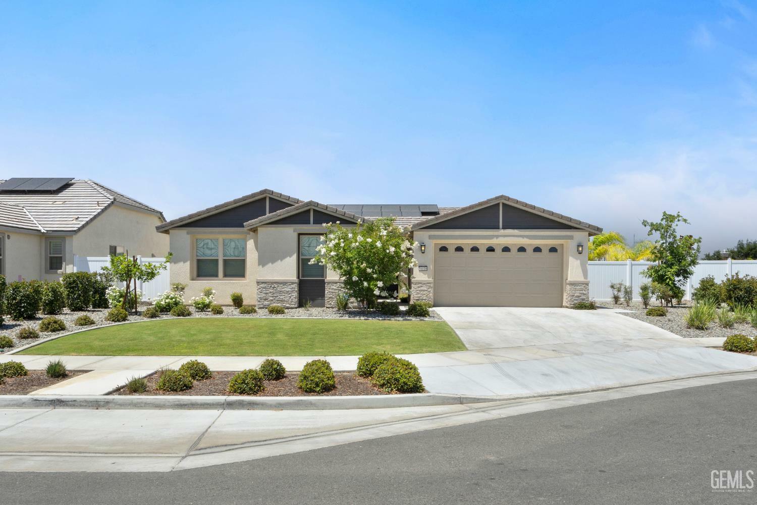 Property Photo: 14610 Coyle Circle CA 93311