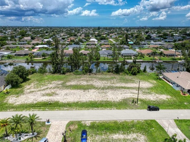 Property Photo: 408 SE 16th Ter FL 33990