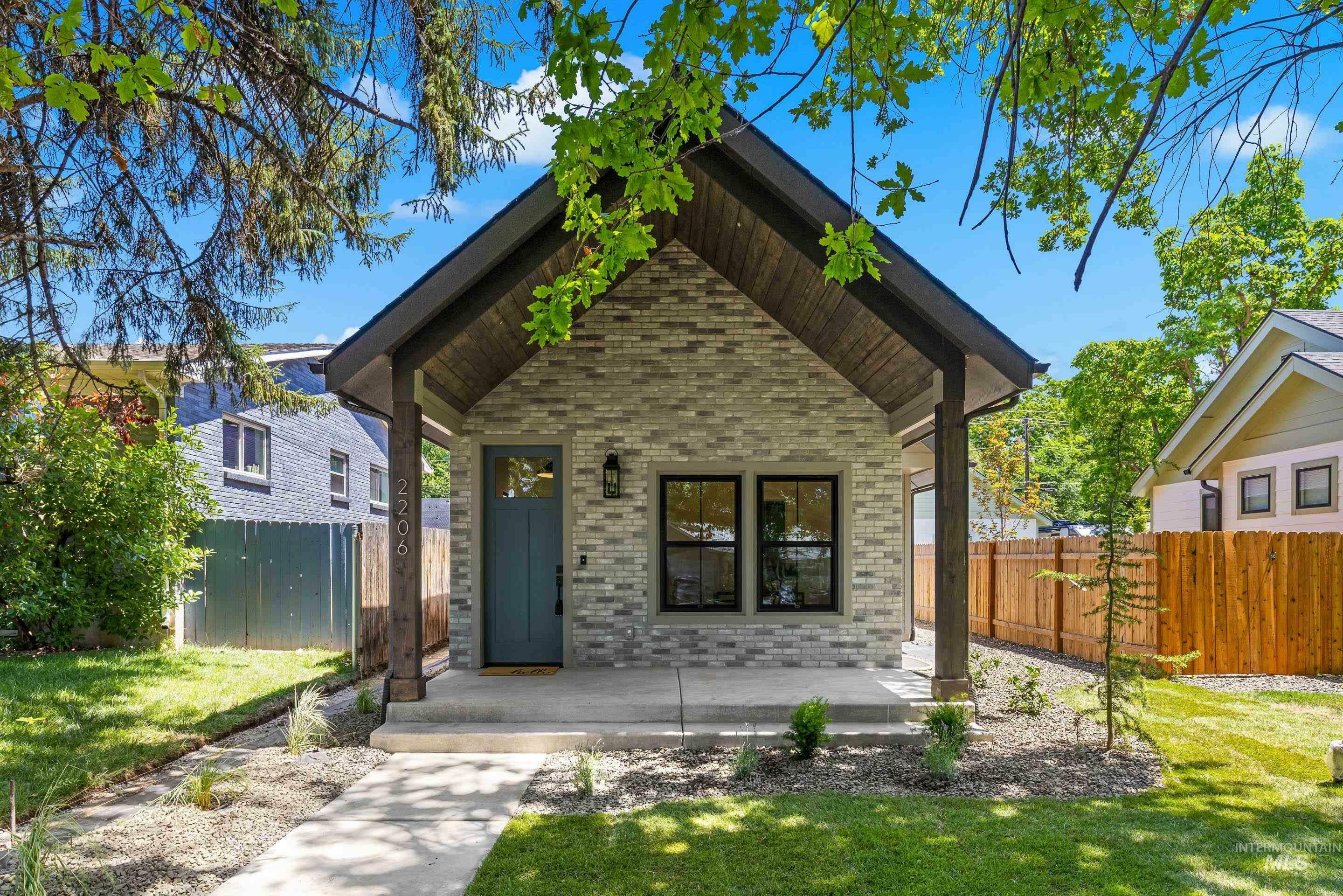 Property Photo:  2206 N 20th  ID 83702-0833 