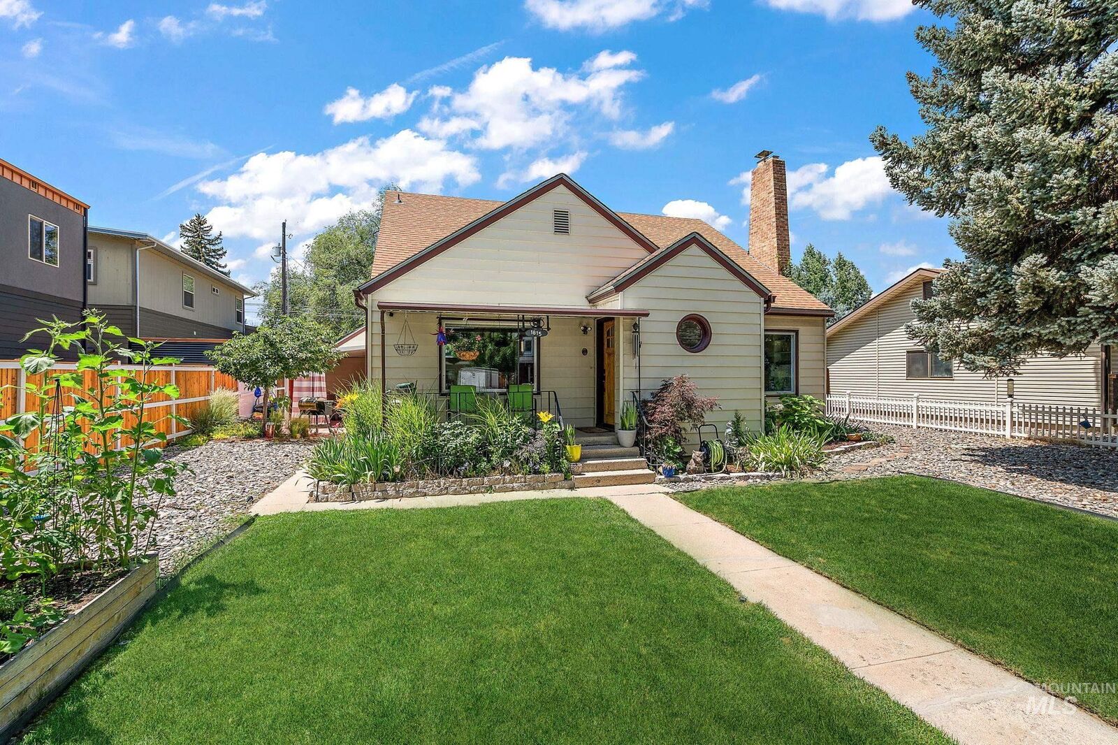 Property Photo:  1815 S Grant  ID 83706 