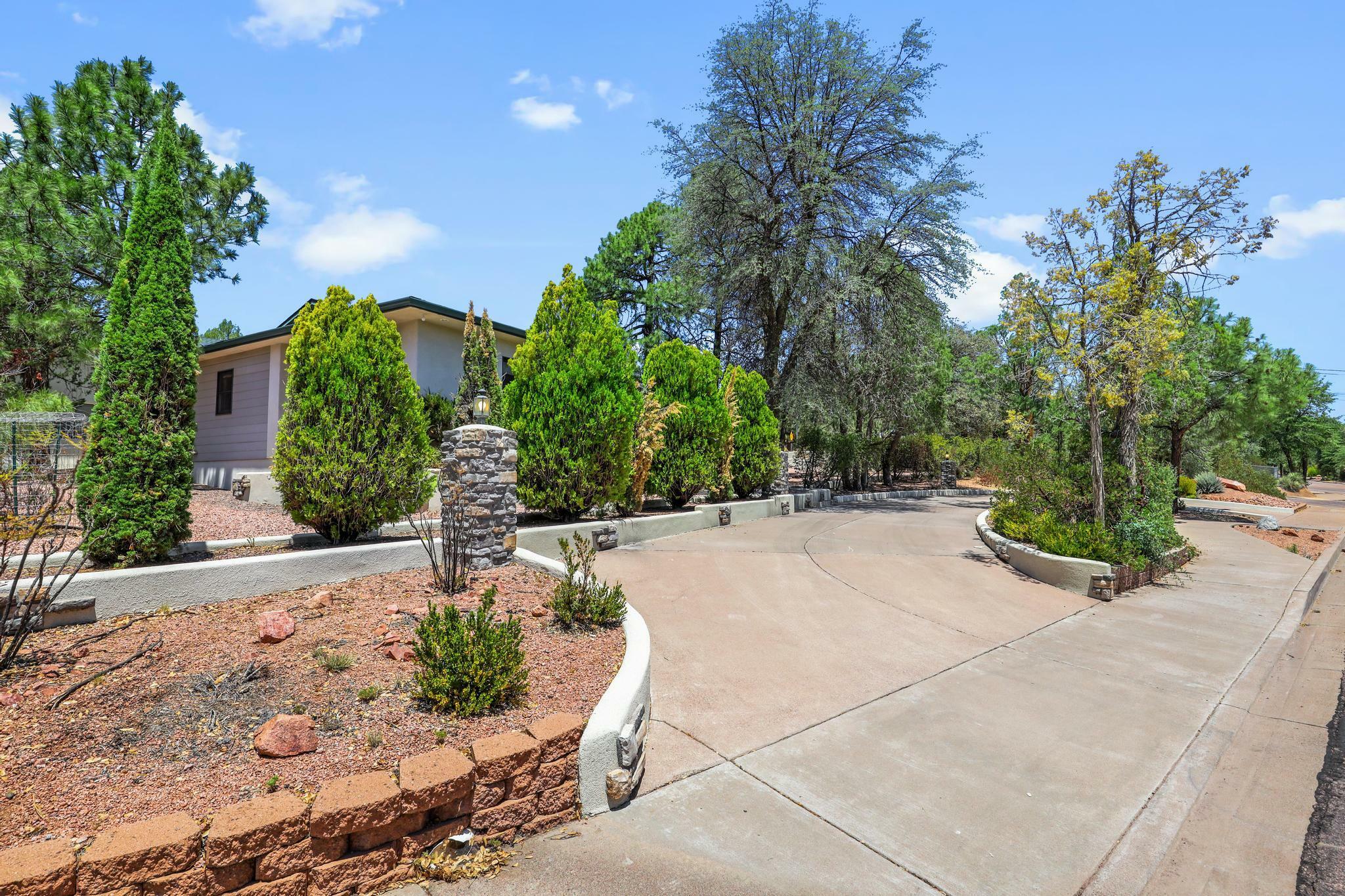Property Photo: 503 W Locust Road AZ 85541