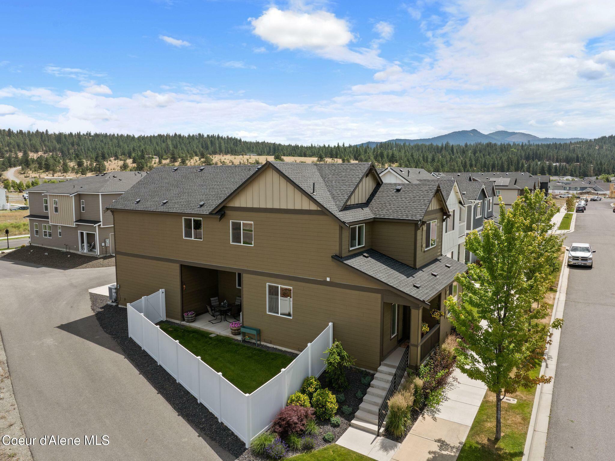 Property Photo: 2962 N Swainson Ln WA 99019