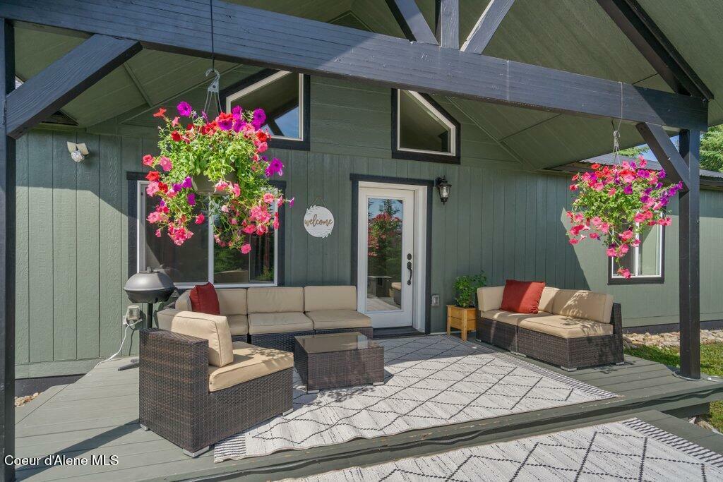 Property Photo: 116 Mathews Ridge Rd ID 83856