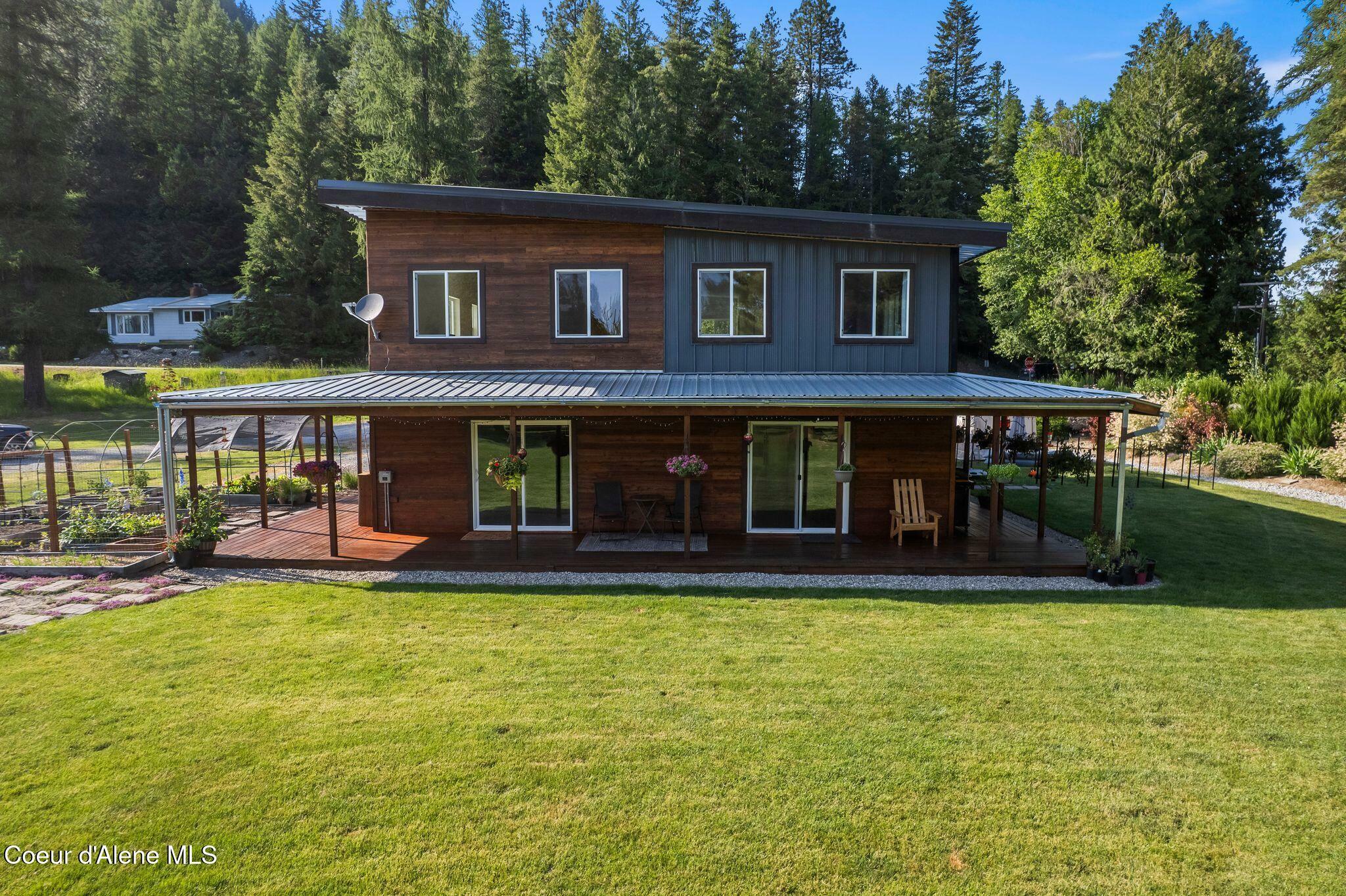 Property Photo: 925 Lower Pack River Rd ID 83864