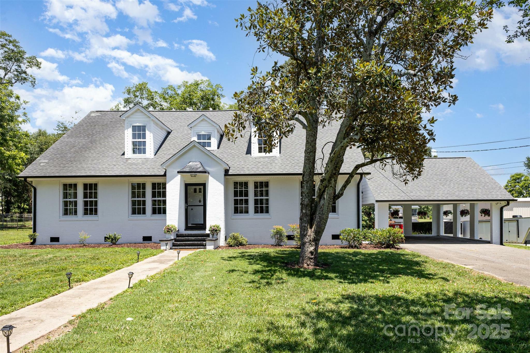 Property Photo: 309 E Main Street NC 28089