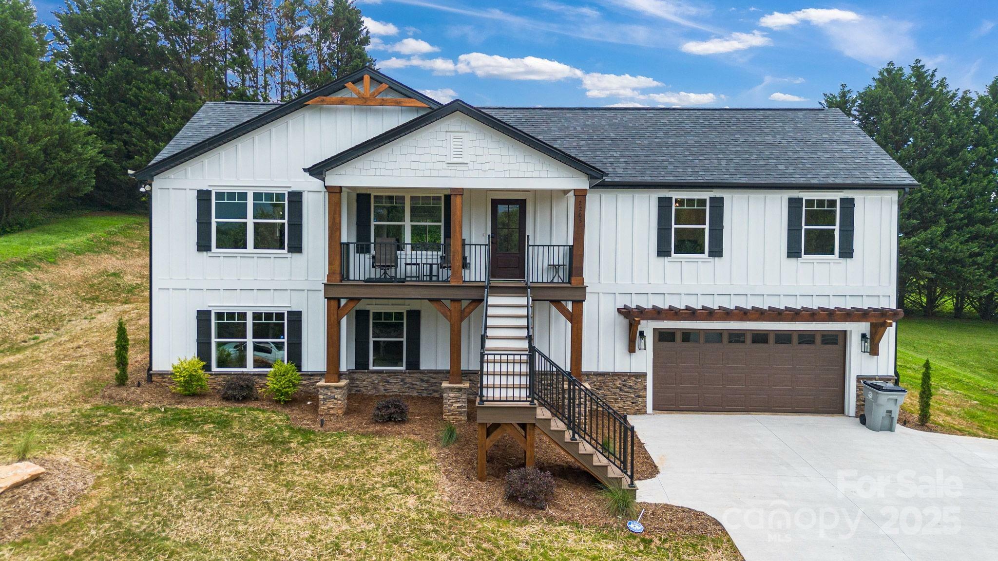 Property Photo:  2205 Olde West Road  NC 28638 