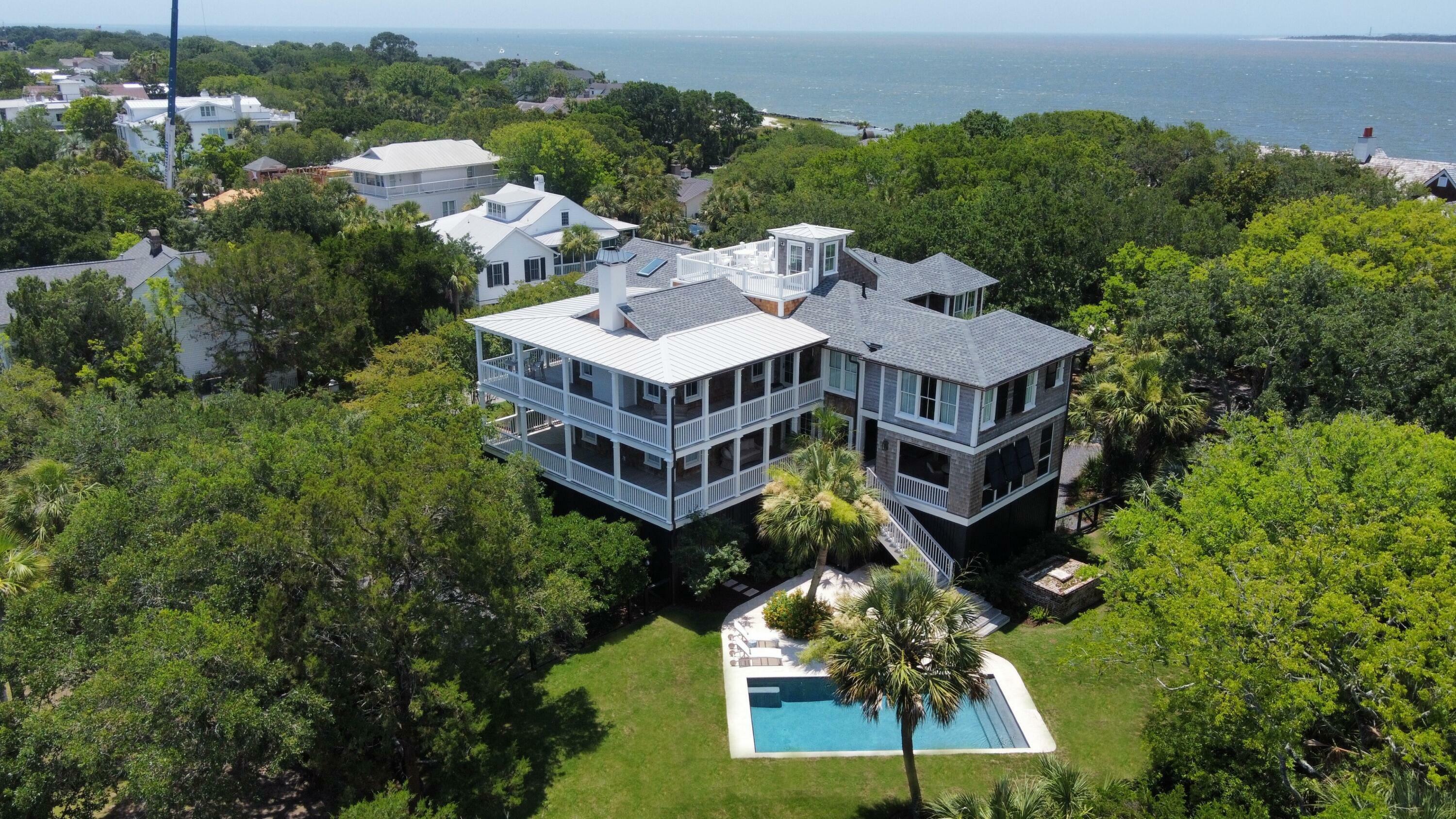 Property Photo: 932 Middle Street SC 29482