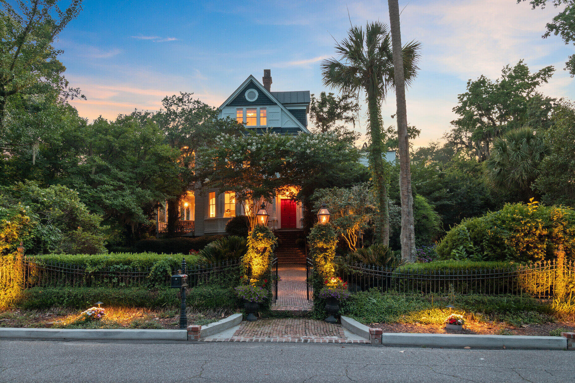 Property Photo: 208 Sumter Avenue SC 29483