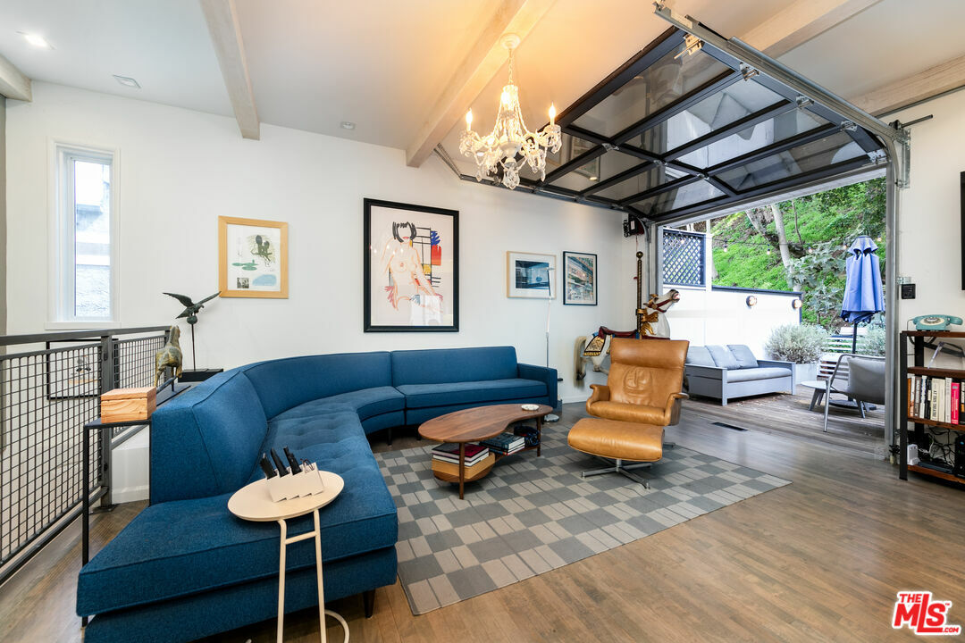 8328 Kirkwood Dr  Los Angeles CA 90046 photo