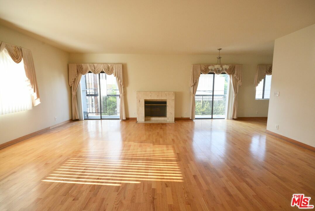 Property Photo: 11737 Darlington Ave CA 90049