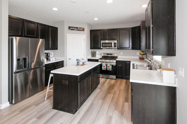 Property Photo:  9146 Pennington Way  OH 43004 