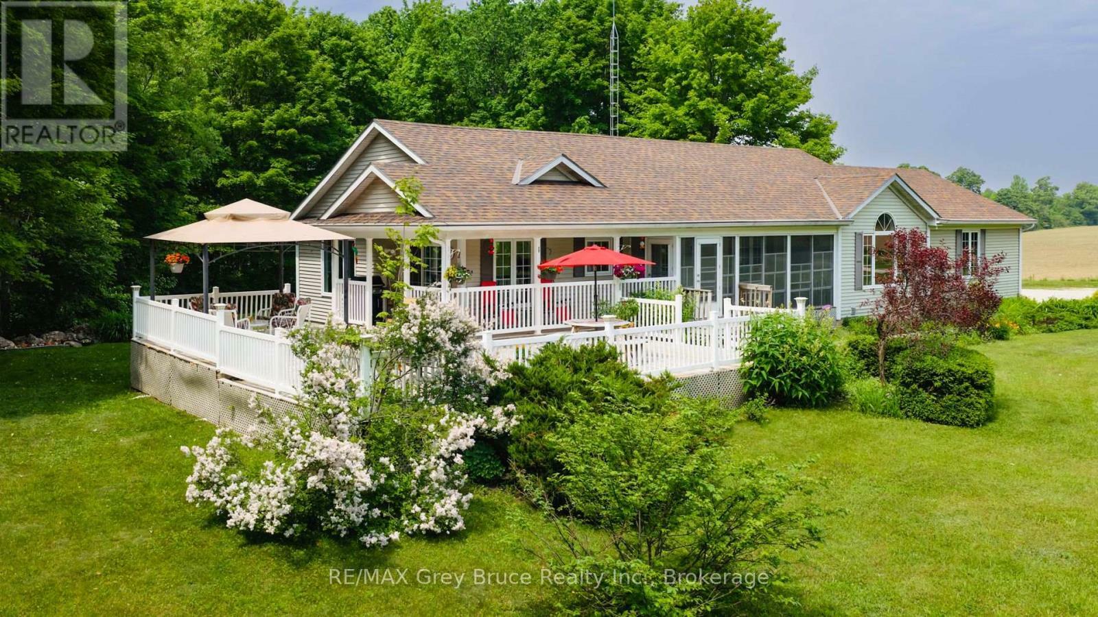 720291 20 Sideroad  Chatsworth ON N0H 1R0 photo