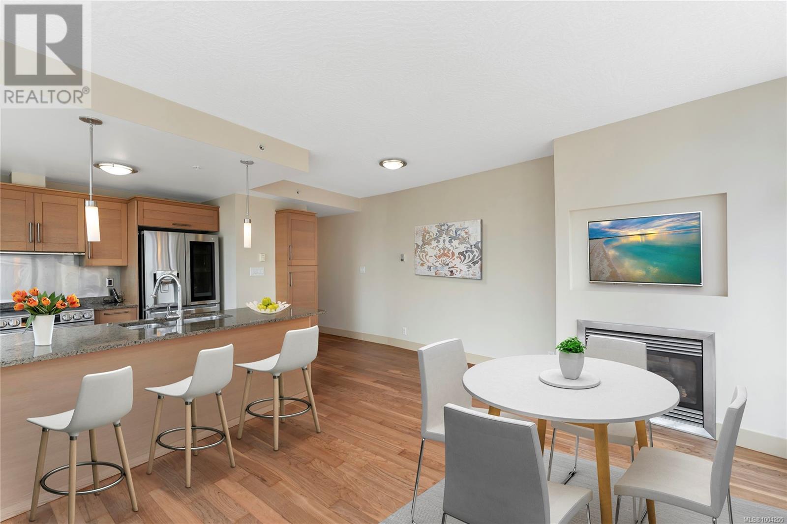 Property Photo: 737 Humboldt Street N1104 BC V8W 1B1