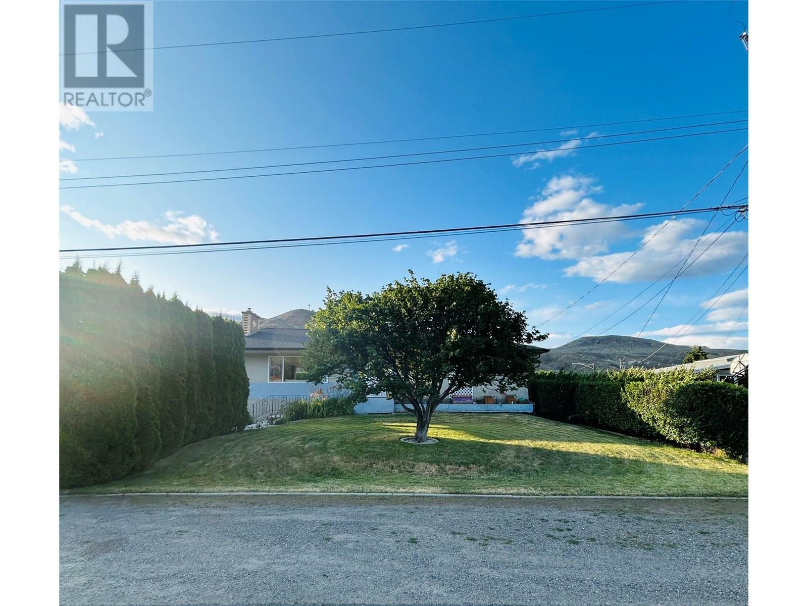 Property Photo: 2150 Ponderosa Avenue BC V2B 4V9