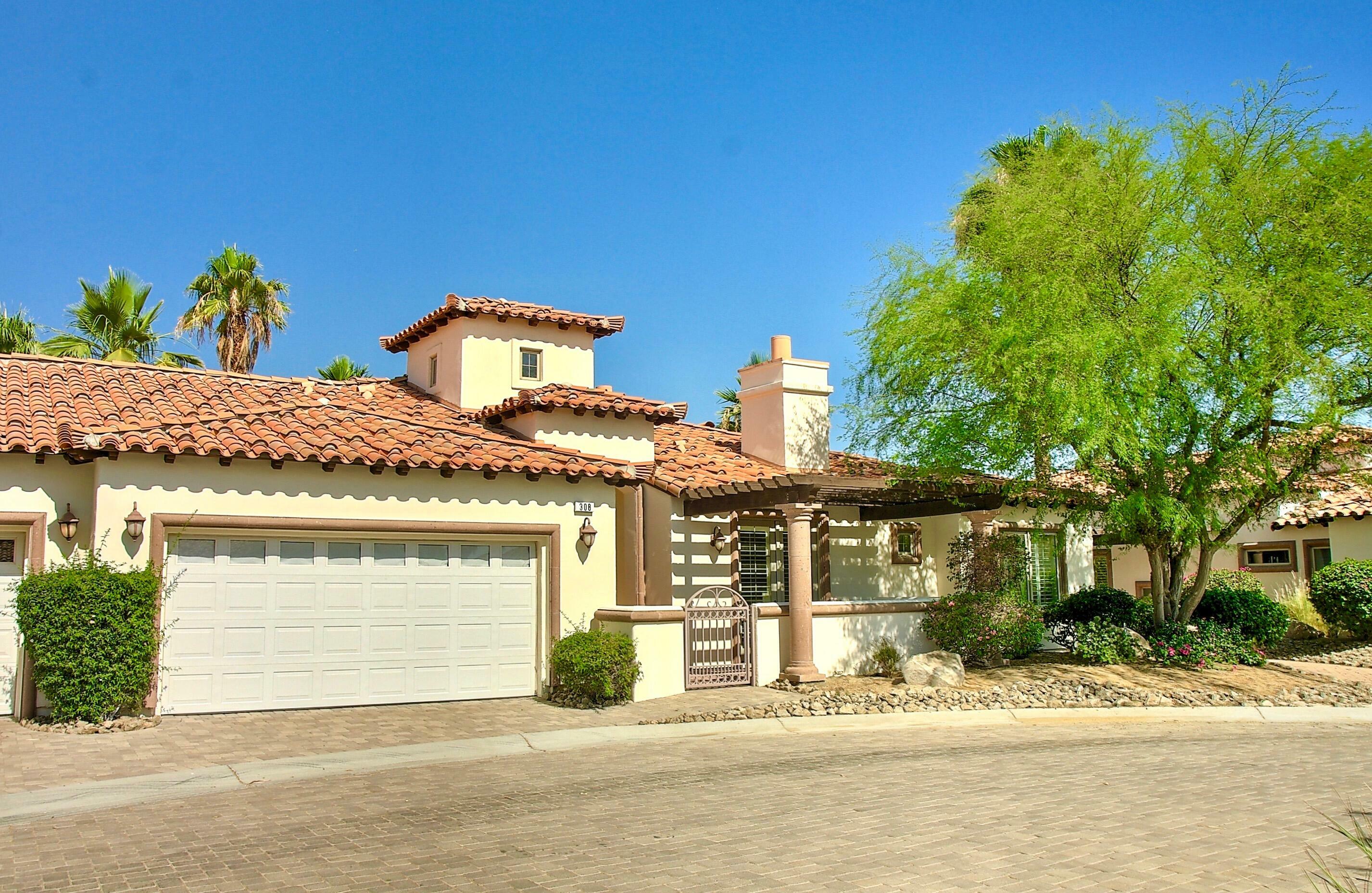 Property Photo: 308 Piazza Roma CA 92260