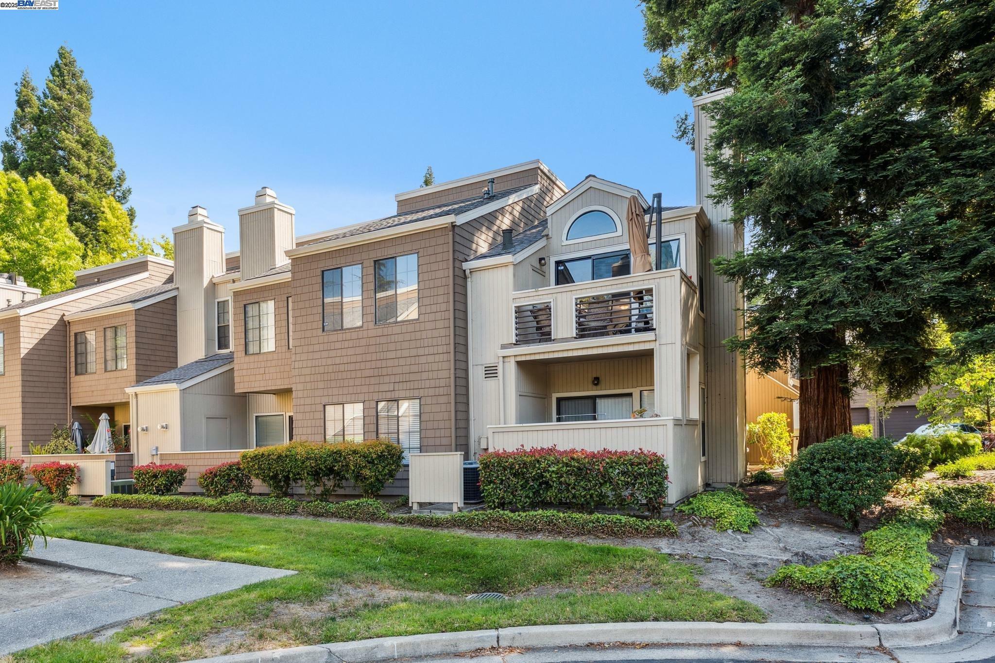 319 S Overlook Dr  San Ramon CA 94582 photo