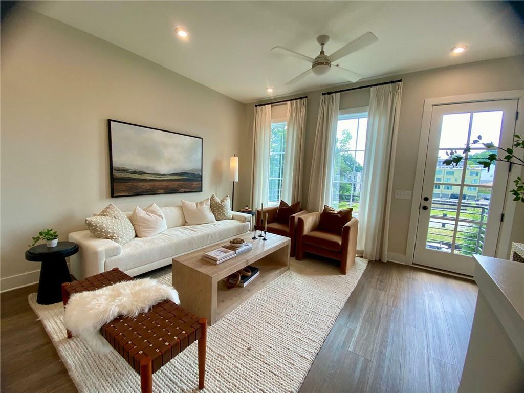 Property Photo: 1295 Longreen Terrace NW 9 GA 30318