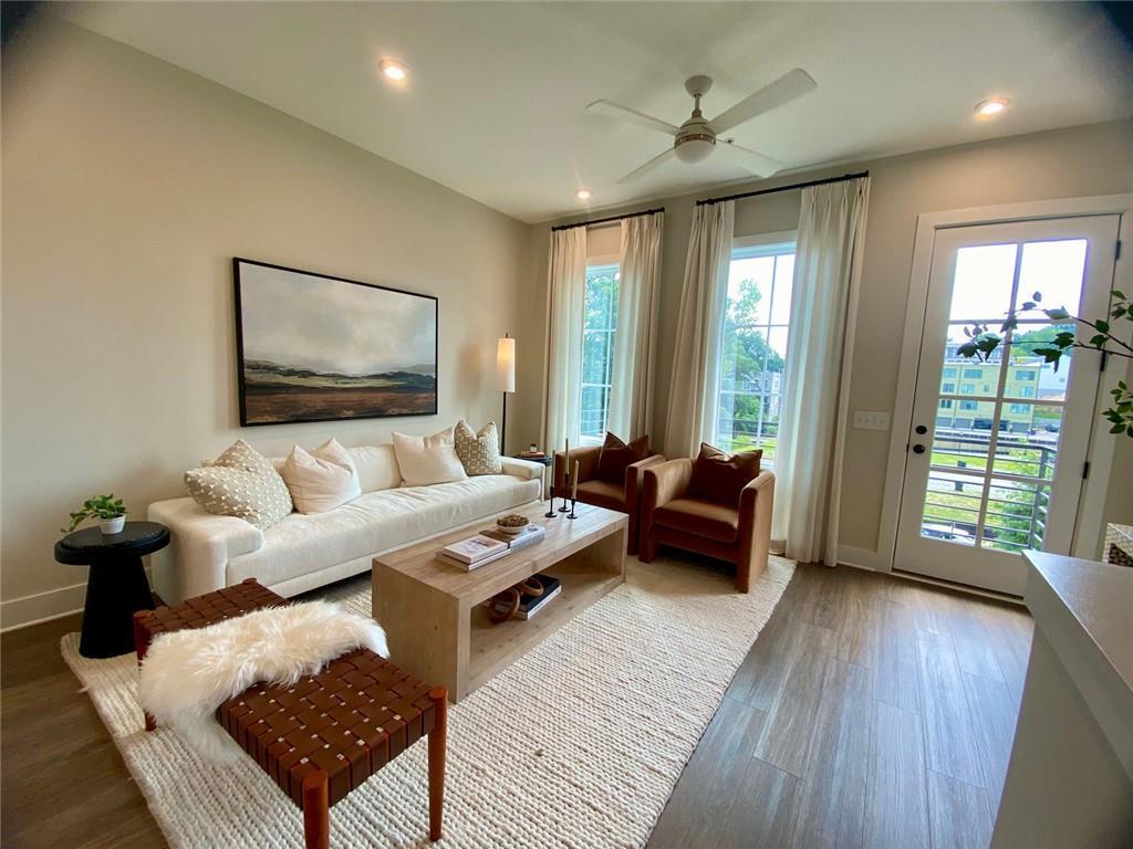 Property Photo: 1295 Longreen Terrace NW 9 GA 30318