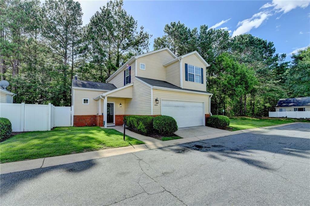 Property Photo: 609 Bedford Court GA 30188