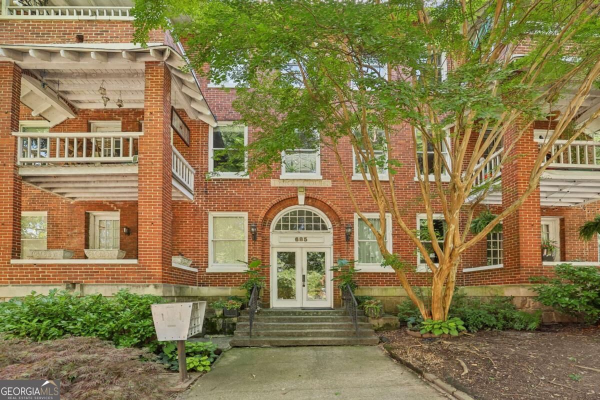 Property Photo: 685 Argonne Avenue NE 15 GA 30308