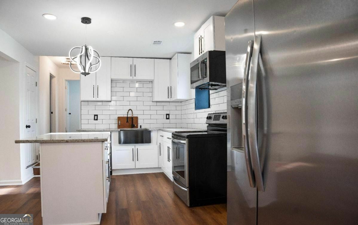 Property Photo: 683 Almon Road GA 30014