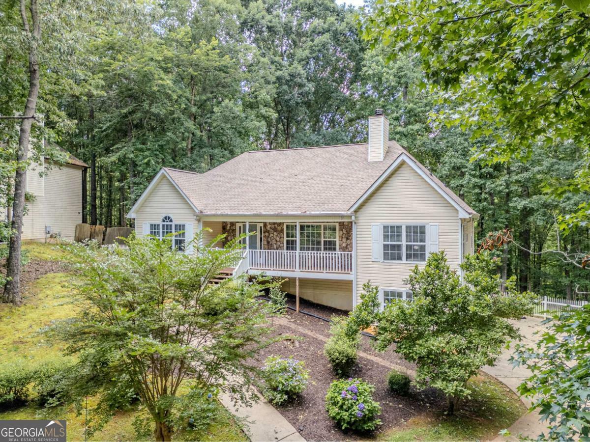 Property Photo: 217 Bridgewater Trail GA 30115
