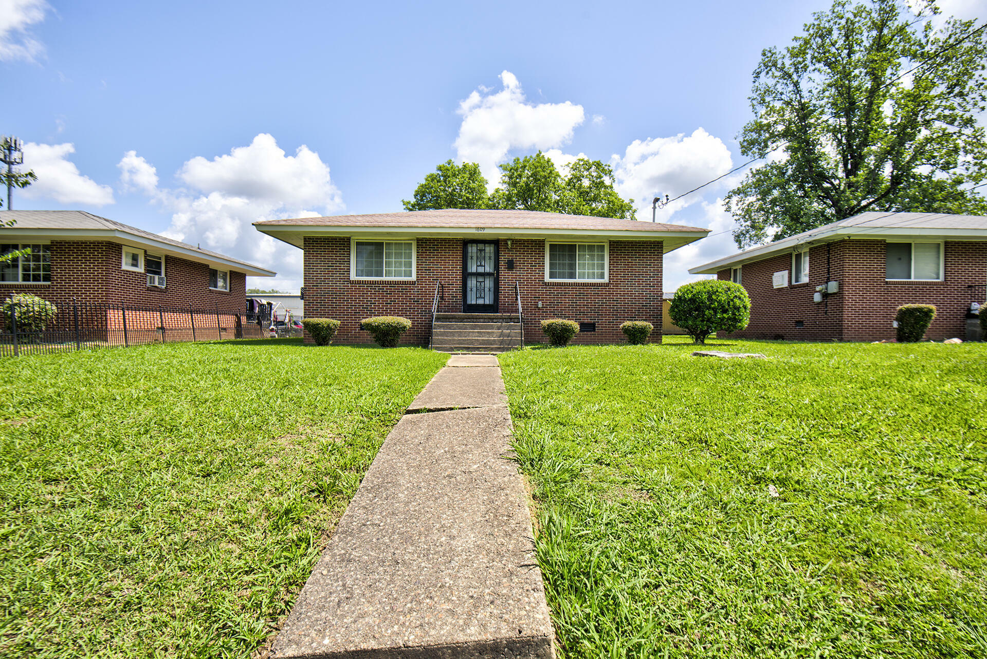 Property Photo:  1609 E 26th Street  TN 37407 