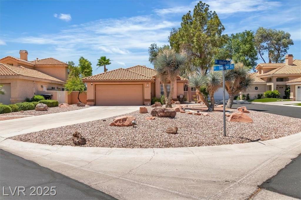 Property Photo: 2537 Seascape Drive NV 89128