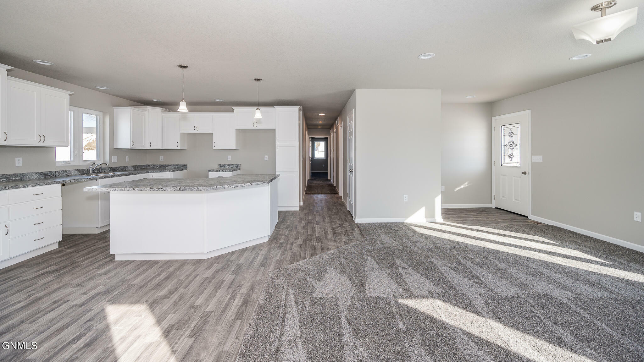 Property Photo: 1423 2nd Ave NW ND 58523
