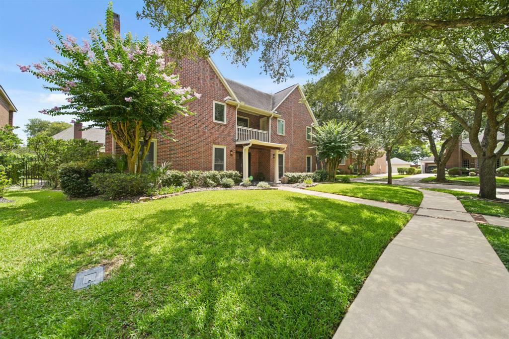 Property Photo: 169 N Hall Drive TX 77478