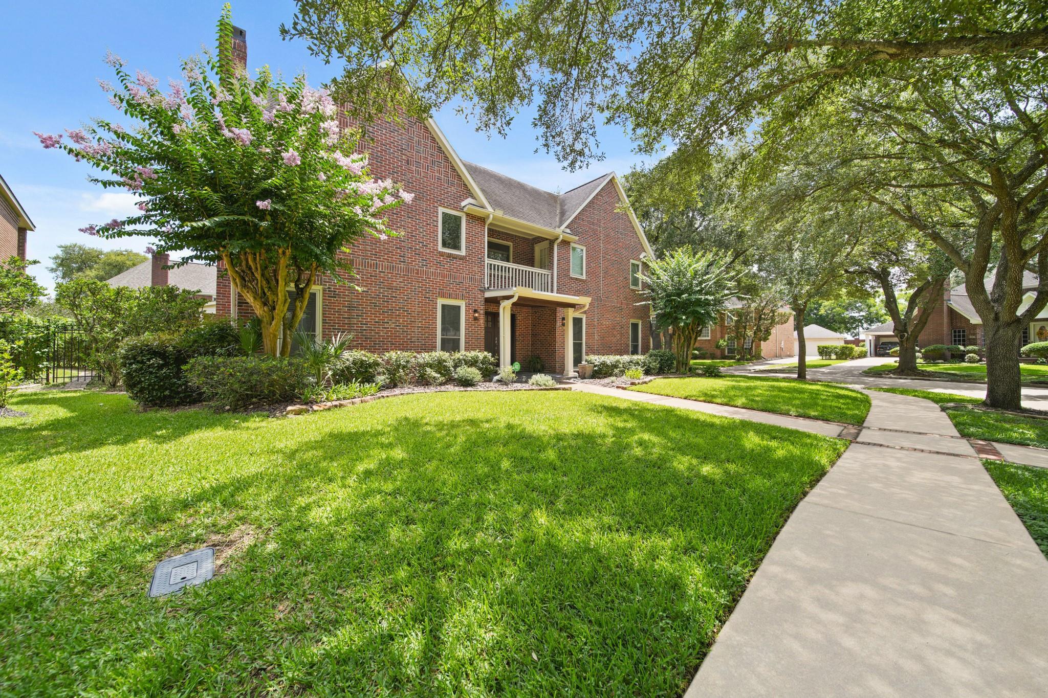 Property Photo: 169 N Hall Drive TX 77478