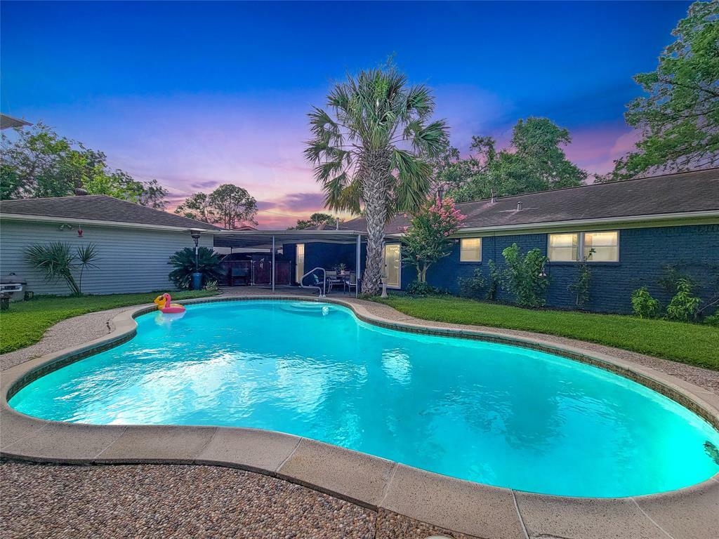 Property Photo:  5439 Loch Lomond Drive  TX 77096 