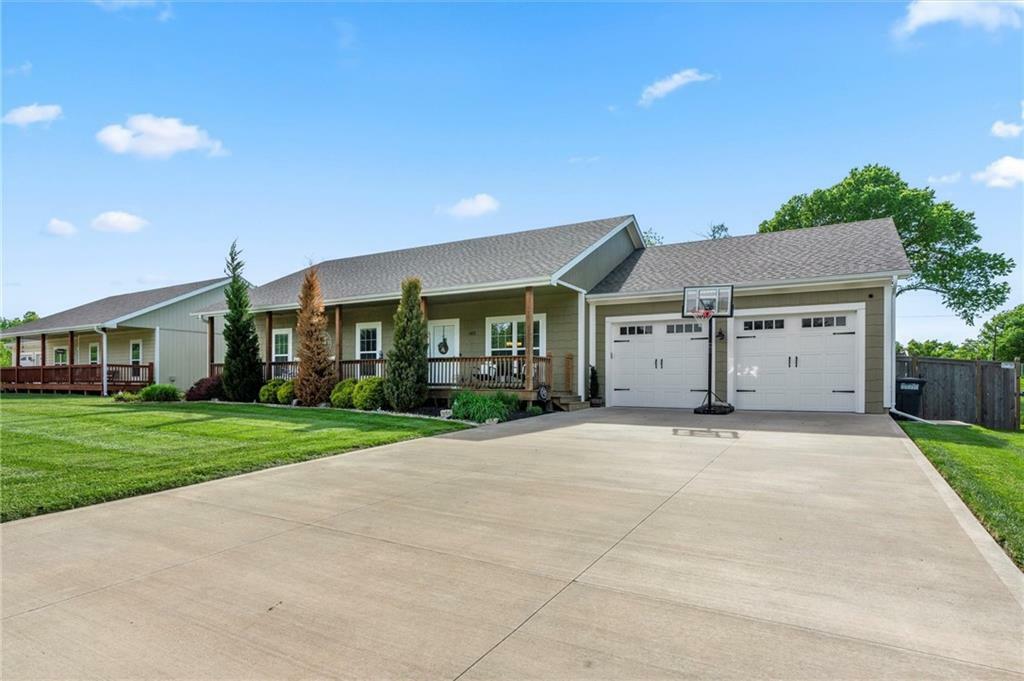 Property Photo:  602 W Haven Drive  MO 64085 