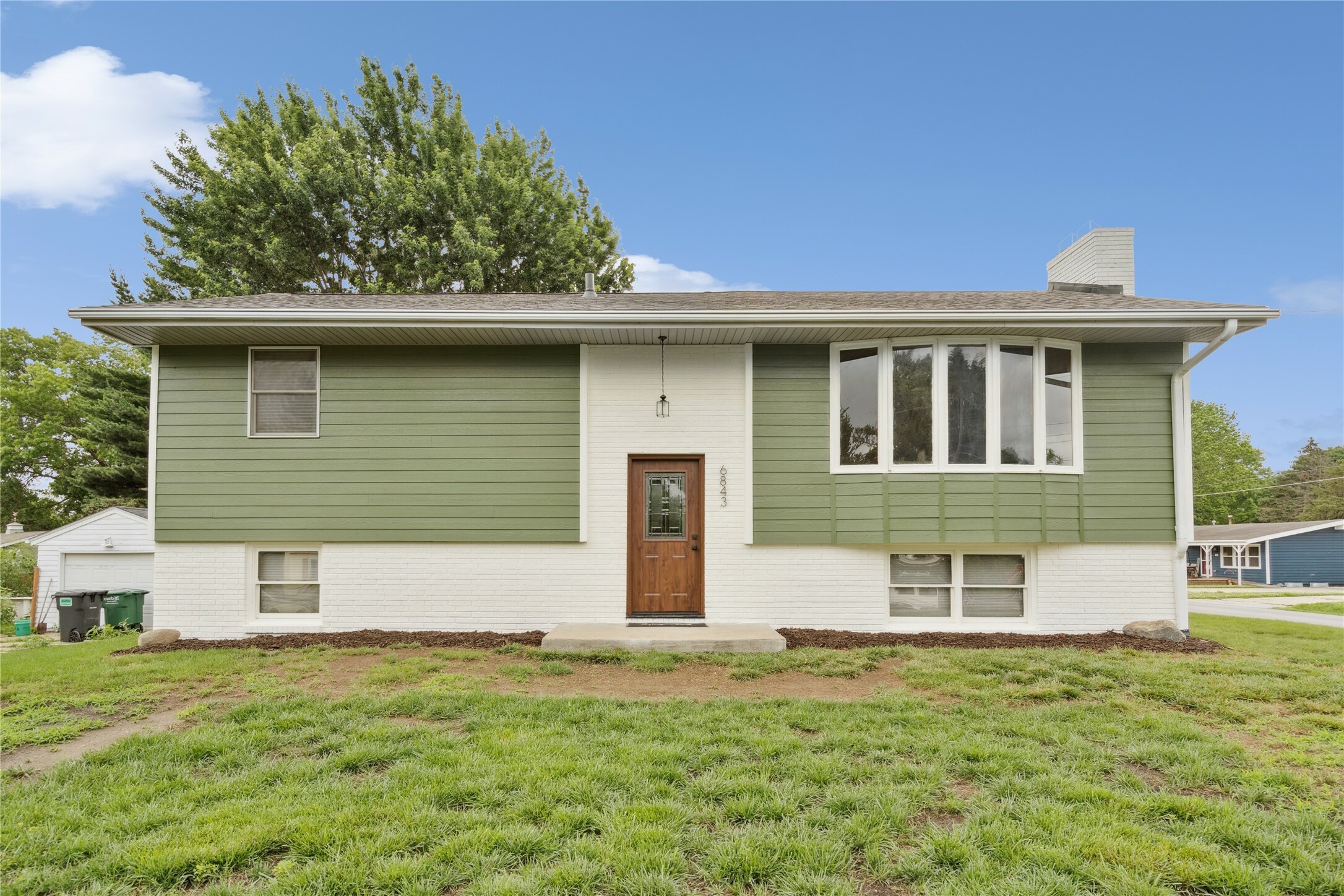 6843 NW 5th Street  Des Moines IA 50313 photo