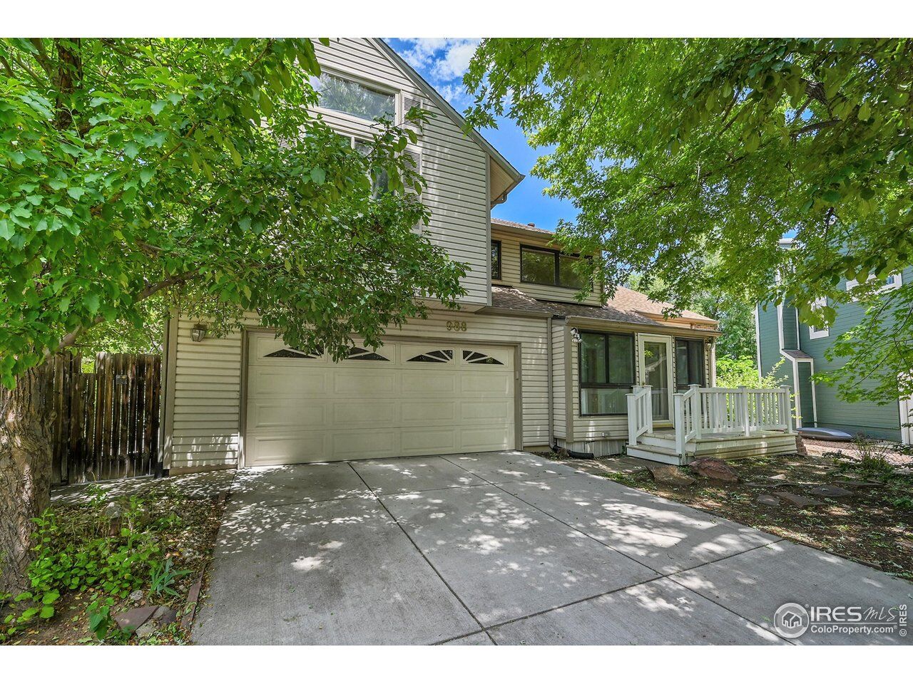 Property Photo: 988 Cleveland Ct CO 80027
