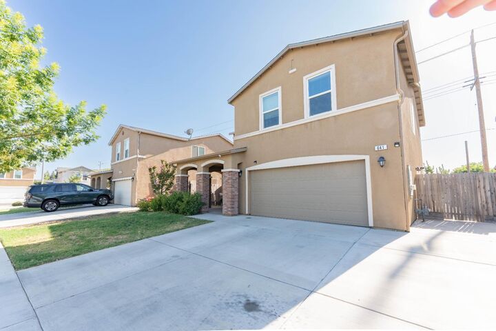 Property Photo:  641 S Laguna Street  CA 93292