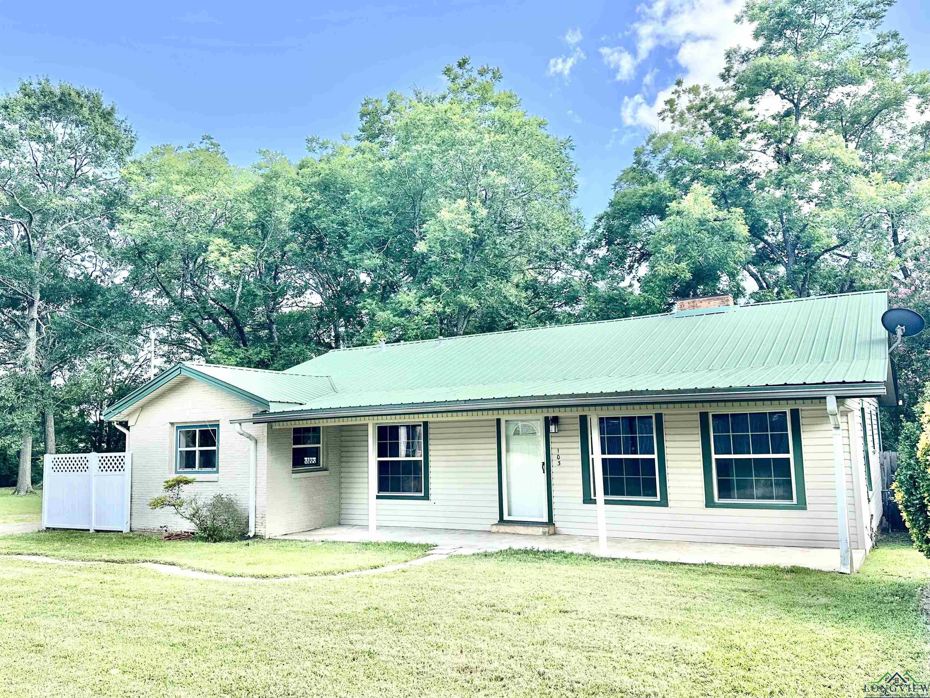 Property Photo: 103 Wood Street TX 75551