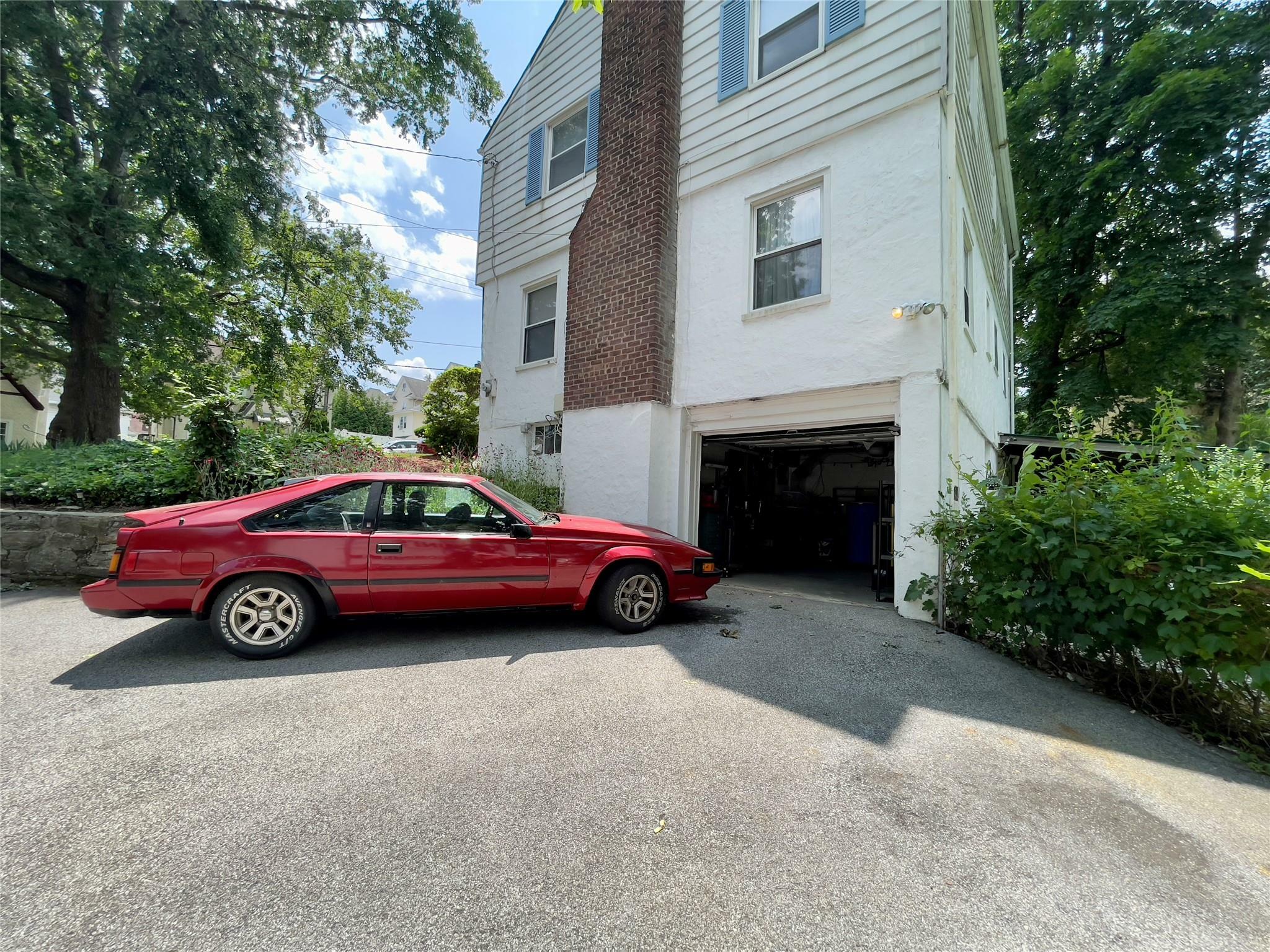 Property Photo:  11 Crest Avenue  NY 10550 